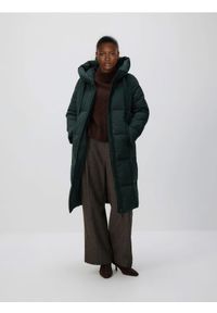 Reserved - Pikowana kurtka z puchem - morski. Kolor: morski. Materiał: puch #1