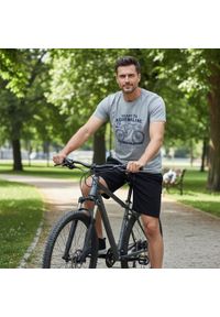 Męska Koszulka (T-Shirt) - Pako Jeans - Popiel, Motyw Rowerowy. Okazja: na co dzień. Materiał: wiskoza, bawełna. Wzór: nadruk. Styl: casual #2