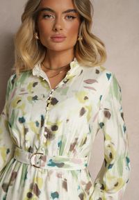 Renee - Zielona Sukienka z Wiskozy o Rozkloszowanym Kroju z Paskiem w Abstrakcyjny Print Stalitte. Okazja: na co dzień. Typ kołnierza: kołnierz z falbankami, kołnierzyk stójkowy. Kolor: zielony. Materiał: wiskoza. Wzór: nadruk. Typ sukienki: rozkloszowane. Styl: klasyczny, casual #5