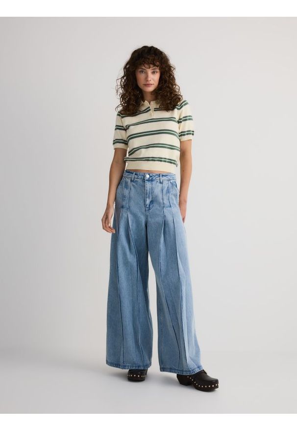 Reserved - Jeansy wide leg z haftem - niebieski. Kolor: niebieski. Wzór: haft