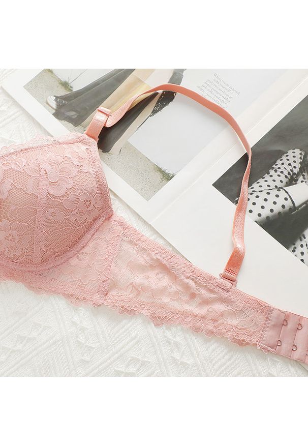 Intica - Biustonosz push-up koronkowy z regulowanymi ramiączkami Tony. Kolor: różowy. Materiał: koronka. Rodzaj stanika: push-up. Wzór: koronka