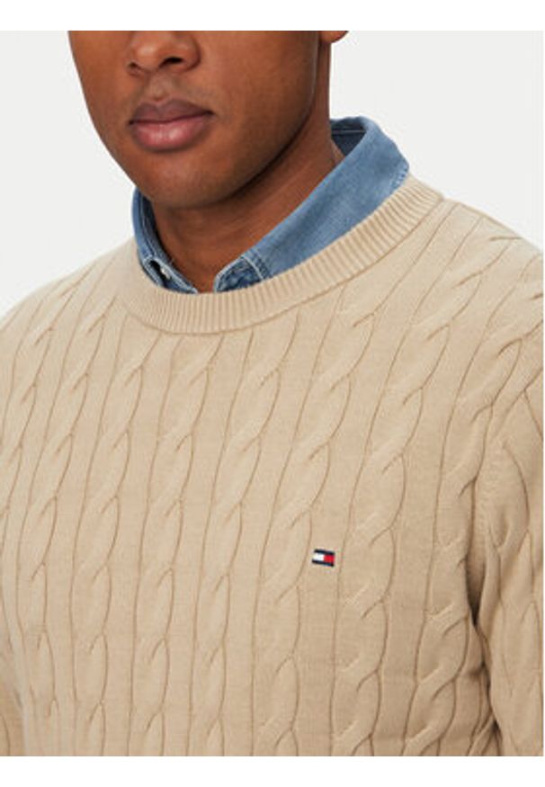 TOMMY HILFIGER - Tommy Hilfiger Sweter MW0MW33132 Beżowy Regular Fit. Kolor: beżowy. Materiał: bawełna