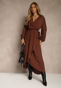 Renee - Brązowa Kopertowa Sukienka z Wiskozą z Wiązanym Paskiem w Talii Fezalia. Kolekcja: plus size. Kolor: brązowy. Materiał: wiskoza. Typ sukienki: kopertowe. Styl: elegancki #5
