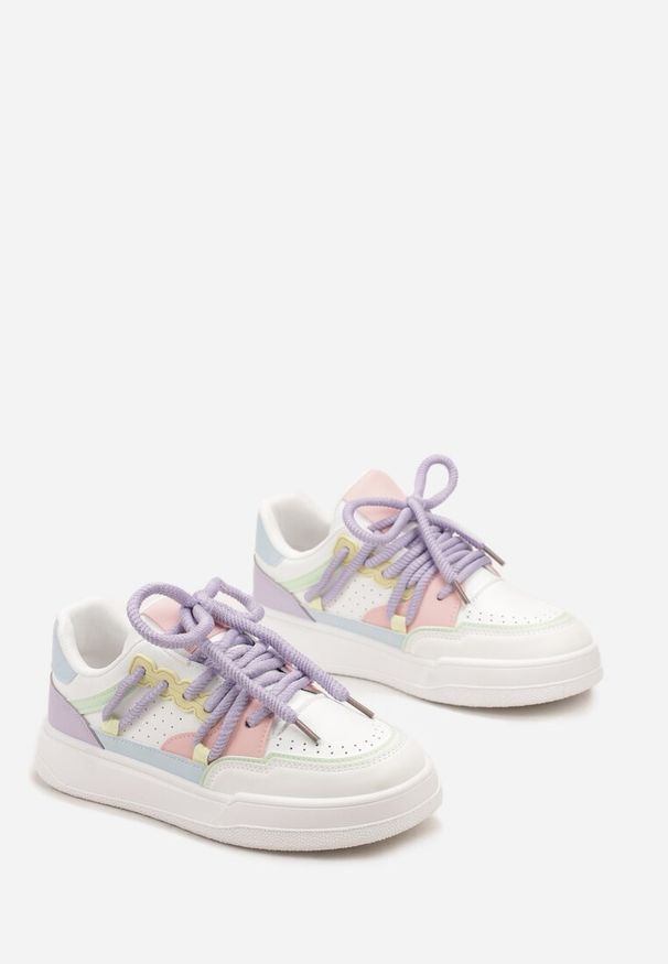 Renee - Biało-Fioletowe Sneakersy Sylvena. Okazja: na co dzień. Nosek buta: okrągły. Zapięcie: sznurówki. Kolor: biały. Materiał: materiał, jeans. Obcas: na obcasie. Wysokość obcasa: niski