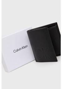 Calvin Klein Portfel skórzany męski kolor czarny. Kolor: czarny. Materiał: materiał. Wzór: gładki #3