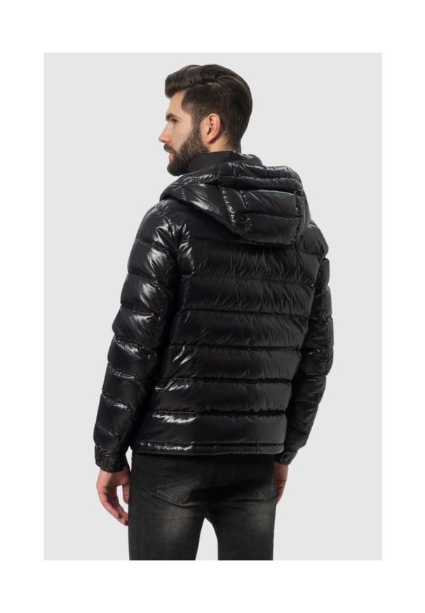 Valentino Garavani - VALENTINO GARAVANI Czarna kurtka puchowa męska z kapturem, Rozmiar 48. Typ kołnierza: kaptur. Kolor: czarny. Materiał: puch. Wzór: aplikacja