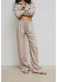 Marsala - Luźne spodnie z dodatkiem lnu w kolorze LINEN BEIGE - ASPRO-L. Materiał: len. Styl: elegancki