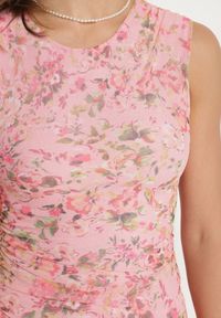 Born2be - Różowa Dopasowana Sukienka w Kwiaty Meluvea. Okazja: na co dzień. Kolor: różowy. Materiał: jeans. Wzór: kwiaty. Typ sukienki: proste. Styl: klasyczny, casual #7