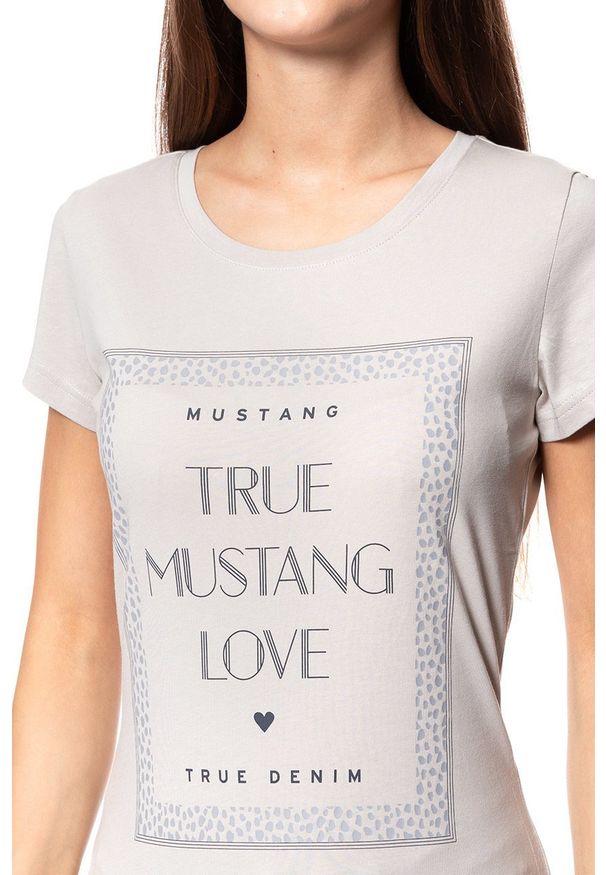 Mustang - MUSTANG T SHIRT DAMSKI Alexia C Print Dove 1008973 4025. Wzór: nadruk