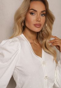 Renee - Biały Rozpinany Kardigan z Wiskozą Ozdobiony Guzikami Kwiatkami Enarine. Okazja: na co dzień. Kolor: biały. Materiał: wiskoza. Wzór: aplikacja, kwiaty. Styl: elegancki, casual #5