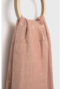 MOSCHINO - Moschino Szal damski kolor różowy wzorzysty. Kolor: różowy. Materiał: tkanina