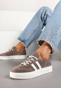 Renee - Brązowe Sneakersy Tenisówki ze Skóry Naturalnej na Niskiej Platformie Eleadria. Okazja: na co dzień, na spotkanie biznesowe, do pracy. Zapięcie: sznurówki. Kolor: brązowy. Materiał: skóra. Obcas: na platformie. Wysokość obcasa: niski #5