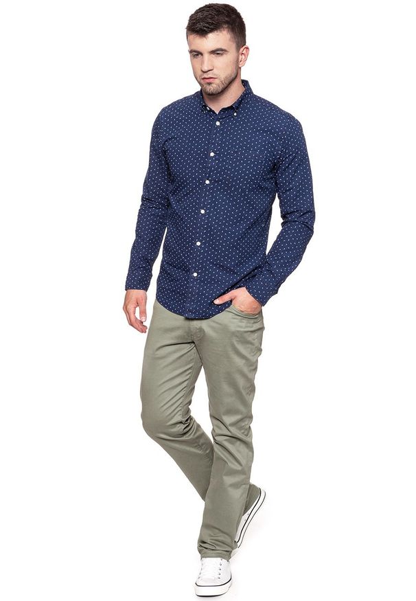 Wrangler - KOSZULA WRANGLER 1PKT BUTTON DOWN SHI DARK INDIGO W5931LH1E. Typ kołnierza: button down