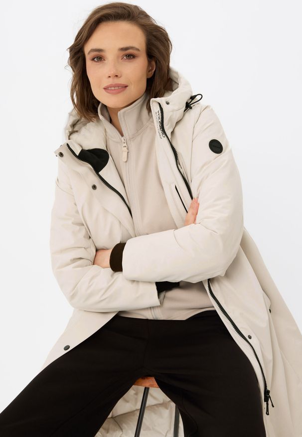 Volcano - Wodoodporny, zimowy płaszcz J-ISLA. Okazja: na co dzień. Materiał: puch, polar, syntetyk, materiał. Wzór: napisy. Sezon: zima. Styl: casual