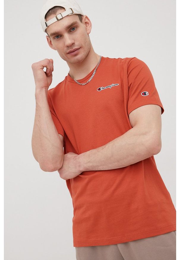 Champion t-shirt bawełniany kolor czerwony z aplikacją. Kolor: pomarańczowy. Materiał: bawełna. Wzór: aplikacja
