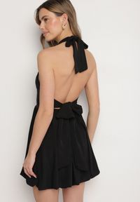 Born2be - Czarna Sukienka o Bufiastym Kroju z Wiązaniem i Dekoltem Halter Alandoria. Typ kołnierza: dekolt halter. Kolor: czarny. Materiał: tkanina. Sezon: lato. Styl: klasyczny #7