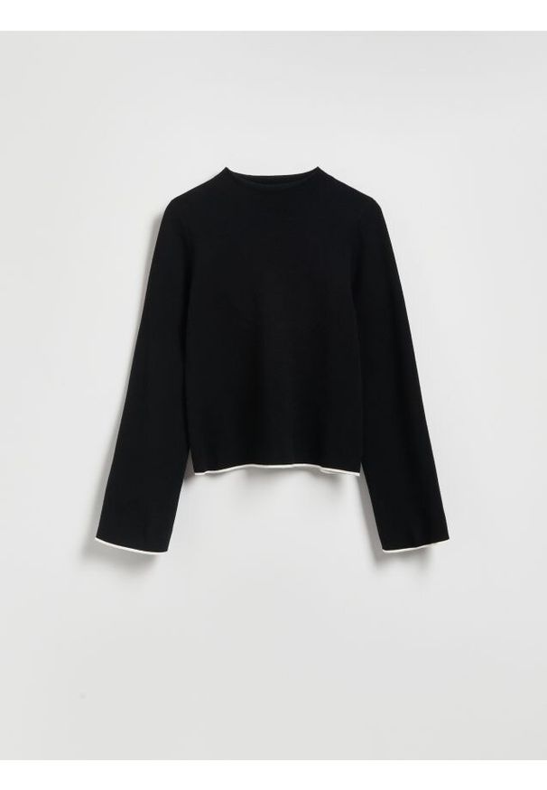 Reserved - Sweter z kontrastową lamówką - czarny. Kolor: czarny. Materiał: wiskoza, dzianina