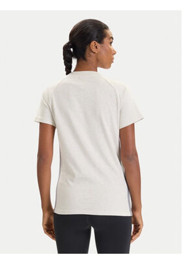 Adidas - adidas T-Shirt Holiday 3-Stripes JM1880 Beżowy Slim Fit. Kolor: beżowy. Materiał: bawełna