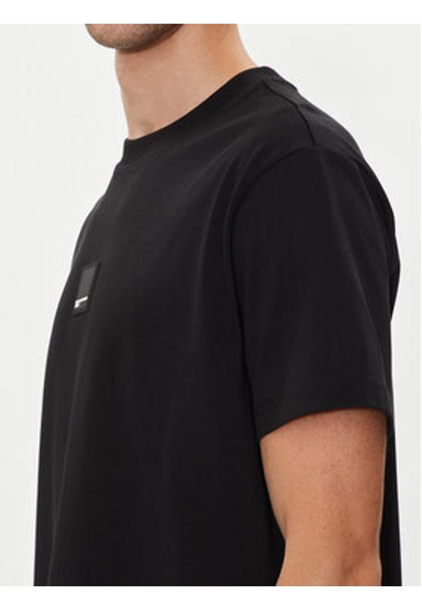 Karl Lagerfeld Jeans T-Shirt 245D1705 Czarny Regular Fit. Kolor: czarny. Materiał: bawełna