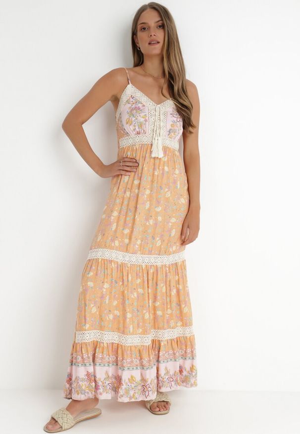 Born2be - Pomarańczowo-Różowa Sukienka Bakrey. Kolor: pomarańczowy. Materiał: koronka, wiskoza, tkanina. Długość rękawa: na ramiączkach. Wzór: aplikacja, kwiaty, nadruk. Sezon: lato. Długość: maxi