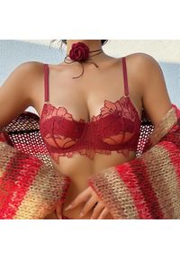 Intica - Komplet bielizny z koronki na romantyczne wieczory Gertrudes. Kolor: czerwony. Materiał: koronka. Wzór: koronka #2