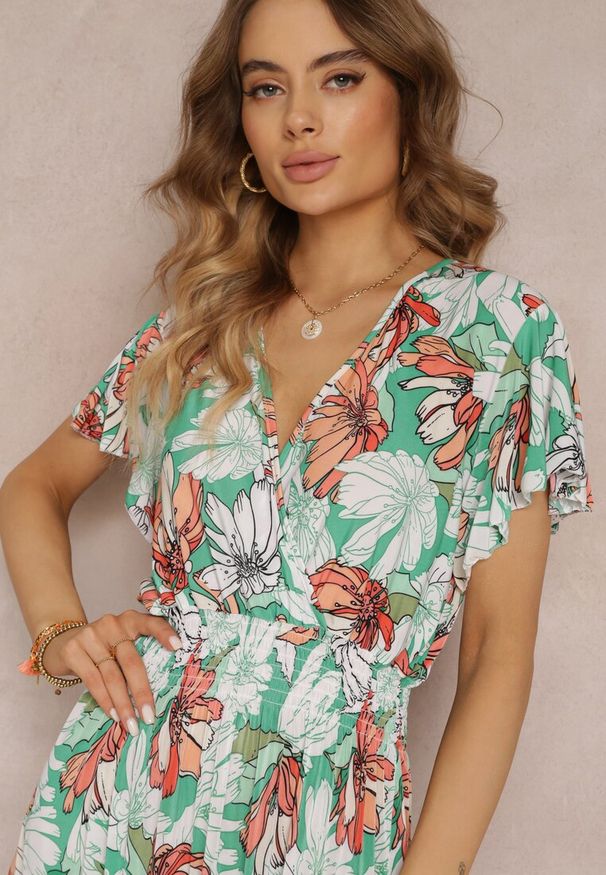 Renee - Zielona Rozkloszowana Sukienka Midi w Kwiaty z Gumką w Talii Athesine. Kolor: zielony. Wzór: kwiaty. Typ sukienki: kopertowe. Długość: midi