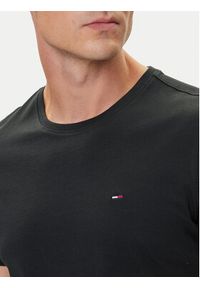 Tommy Jeans T-Shirt DM0DM04411 Czarny Slim Fit. Kolor: czarny. Materiał: bawełna #3