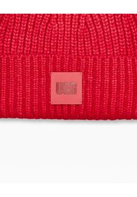 Ugg - UGG - Czerwona czapka Chunky. Kolor: czerwony. Materiał: wełna