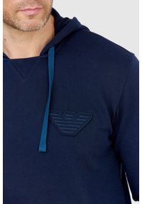 Emporio Armani - EMPORIO ARMANI Granatowa bluza męska z kapturem i logo, Rozmiar S. Typ kołnierza: kaptur. Kolor: niebieski. Materiał: prążkowany