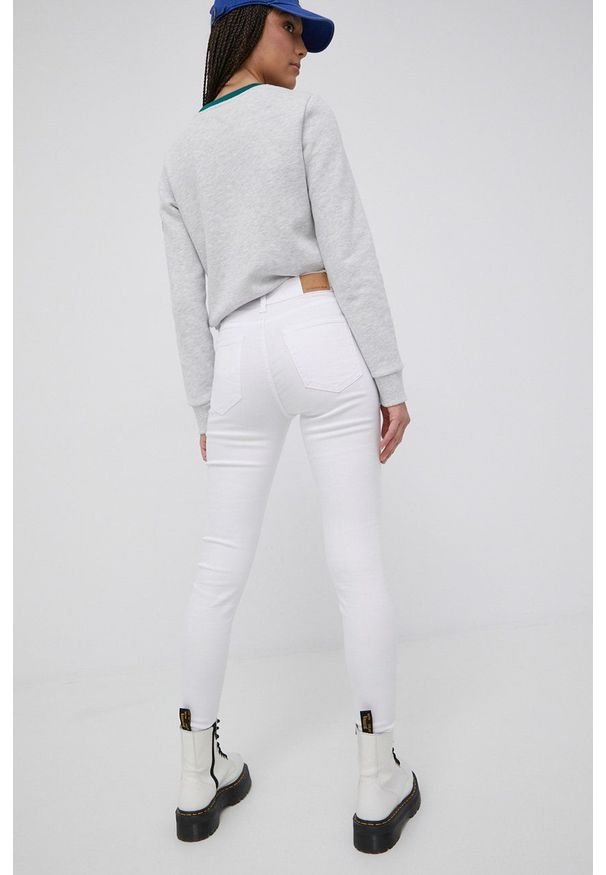 Superdry jeansy damskie high waist. Stan: podwyższony. Kolor: biały