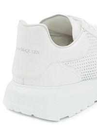 Alexander McQueen - ALEXANDER MCQUEEN - Białe sneakersy. Zapięcie: sznurówki. Kolor: biały. Materiał: jeans. Wzór: nadruk. Sezon: wiosna #6