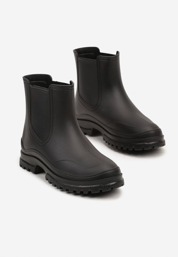 Born2be - Czarne Krótkie Kalosze na Płaskiej Podeszwie Tirvia. Kolor: czarny. Obcas: na płaskiej podeszwie. Styl: klasyczny