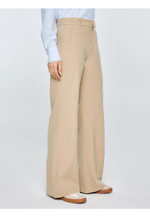 Big-Star - Spodnie damskie z szeroką nogawką beżowe Mabela 801. Okazja: na co dzień. Stan: podwyższony. Kolor: beżowy. Materiał: tkanina. Styl: casual, elegancki
