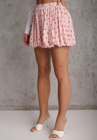 Renee - Różowe Szorty z Wiskozą i Bawełną w Stylu Bombki z Motywem Kropek Dita. Okazja: na co dzień. Kolor: różowy. Materiał: wiskoza, bawełna. Wzór: kropki. Sezon: lato. Styl: casual #7