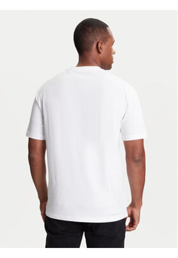Karl Lagerfeld - KARL LAGERFELD T-Shirt 755143 553225 Biały Regular Fit. Typ kołnierza: dekolt w karo. Kolor: biały. Materiał: bawełna