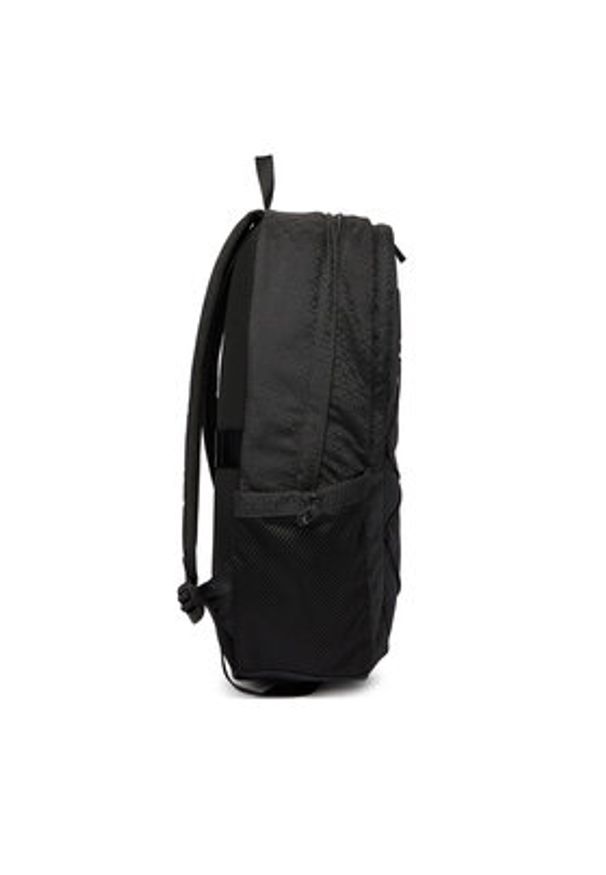 Calvin Klein Plecak Utility Emblem Bungee Backpack LV04D3301G Czarny. Kolor: czarny. Materiał: materiał