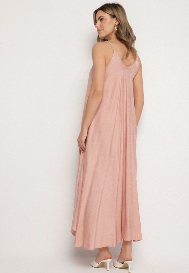 Born2be - Różowa Rozkloszowana Sukienka z Wiskozy z Cyrkoniami Ellitana. Okazja: na co dzień. Kolor: różowy. Materiał: wiskoza. Sezon: lato. Styl: klasyczny, casual, elegancki