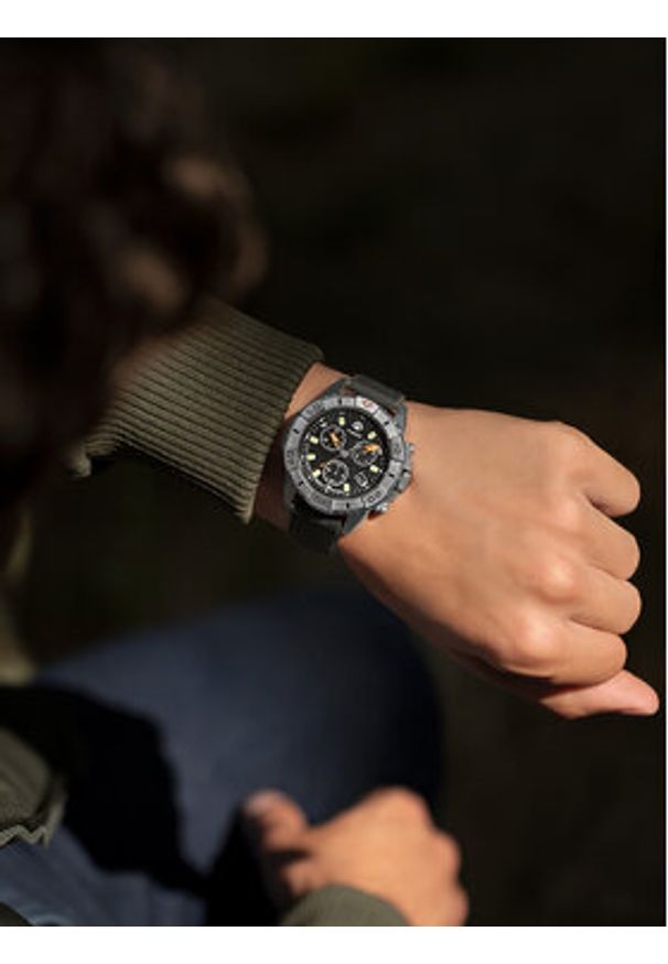 Timex Zegarek Expedition Ridge Chronograph TW2W16100 Czarny. Kolor: czarny