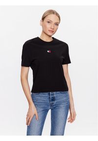 Tommy Jeans T-Shirt Badge czaDW0DW15640 Czarny Regular Fit. Kolor: czarny. Materiał: bawełna