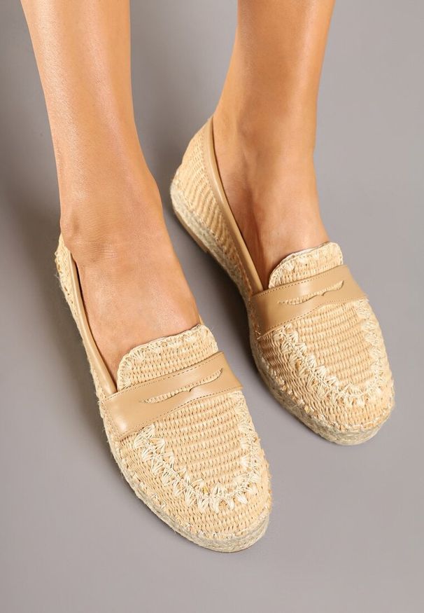 Born2be - Beżowe Espadryle na Plecionej Podeszwie Zdobione Haftem Emlexia. Okazja: na co dzień. Kolor: beżowy. Materiał: jeans. Wzór: aplikacja, haft. Obcas: na obcasie. Styl: boho, casual. Wysokość obcasa: niski