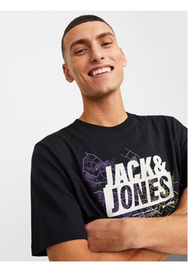 Jack & Jones - Jack&Jones T-Shirt Map Logo 12252376 Czarny Standard Fit. Kolor: czarny. Materiał: bawełna