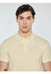 Big-Star - Koszulka męska polo żółta Wladym 200. Okazja: na co dzień. Typ kołnierza: polo. Kolor: żółty. Materiał: dzianina. Wzór: nadruk. Sezon: lato. Styl: klasyczny, casual #3