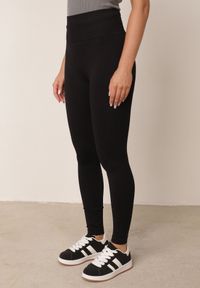 Born2be - Czarne Legginsy z Wysokim Stanem z Modelującymi Wstawkami Onorata. Okazja: na co dzień. Stan: podwyższony. Kolor: czarny. Materiał: prążkowany. Długość: krótkie. Styl: casual #1