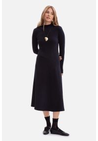 BeWear - Bawełniana sukienka dzianinowa z golfem rozkloszowana czarna. Typ kołnierza: golf. Kolor: czarny, brązowy. Materiał: dzianina, bawełna. Sezon: zima, jesień #5