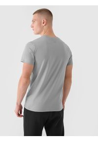 4f - 4F T-shirt regular męski 4F x Robert Lewandowski - szary S. Okazja: na co dzień. Kolor: szary. Materiał: bawełna, dzianina, jersey. Długość rękawa: krótki rękaw. Długość: krótkie. Wzór: gładki, ze splotem, nadruk. Styl: klasyczny, casual, sportowy #2
