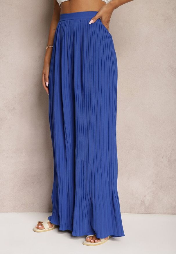 Renee - Granatowe Szerokie Spodnie z Plisami High Waist Mirealli. Stan: podwyższony. Kolor: niebieski