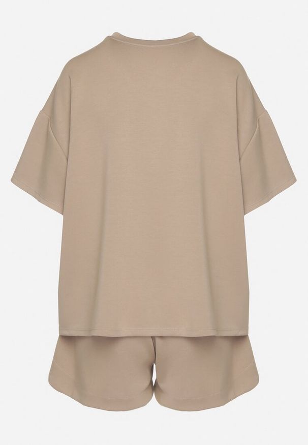 Born2be - Ciemnobeżowy Komplet Oversize z Wiskozą T-shirt i Szorty z Nadrukiem Liravella. Kolor: beżowy. Materiał: wiskoza. Wzór: nadruk