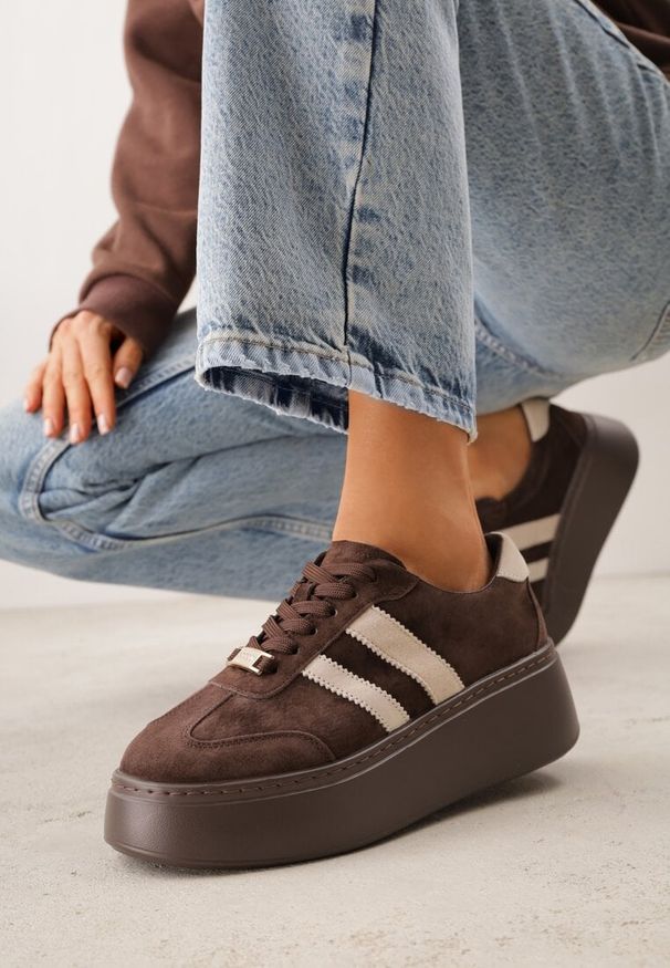 Renee - Ciemnobrązowe Sneakersy na Platformie ze Skóry Naturalnej Ozdobione Paskami Sovimi. Okazja: na co dzień. Zapięcie: pasek. Kolor: brązowy. Materiał: skóra. Wzór: aplikacja. Obcas: na platformie
