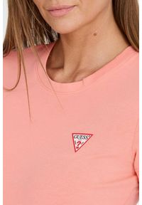 Guess - GUESS Koralowy t-shirt Mini Triangle Tee. Kolor: czerwony #4