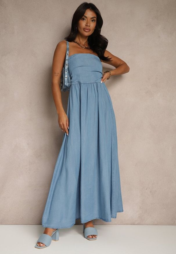 Renee - Granatowa Rozkloszowana Sukienka Bandeau Mavoreine. Okazja: na co dzień, na imprezę, na spacer. Kolor: niebieski. Sezon: lato. Typ sukienki: proste. Styl: casual, elegancki